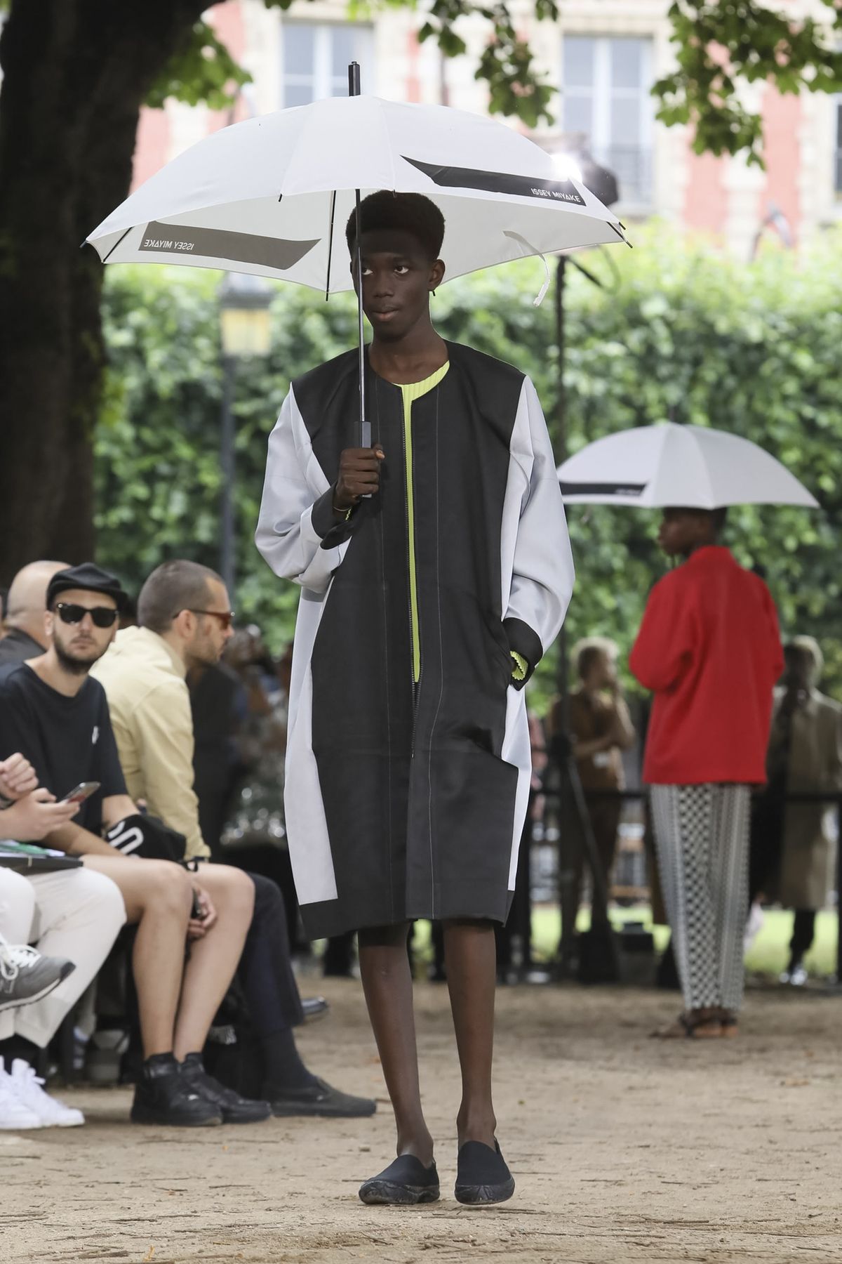 Homme Plissé Issey Miyake Menswear Spring/Summer 2020 Paris ...